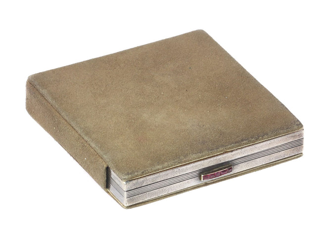 Boîte à poudre de nez en argent français avec miroir intérieur et décor en or et rubis d'oiseaux de paradis 58 Facettes 21020-0179