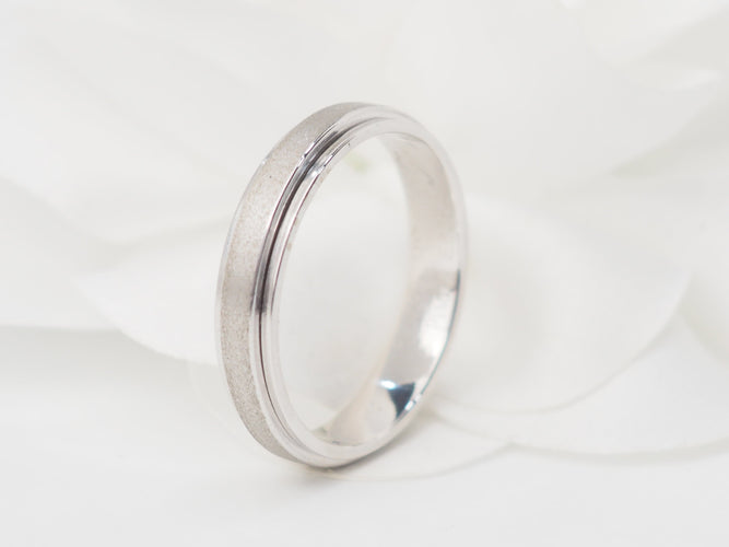 Bague 65 Bague Piaget Possession en or blanc 58 Facettes 29134