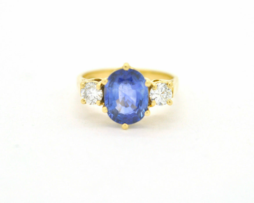 Ring aus Ceylon und Diamanten