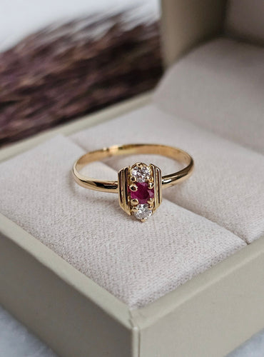 Bague 50.5 Bague or jaune, Rubis, Diamants 58 Facettes 712