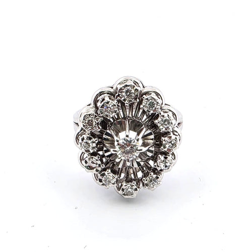 Pierścionek z białego złota 18k i diamentami 