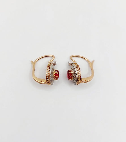 Boucles d'oreilles Dormeuses marguerite antique or rose pierre rouge et diamants 58 Facettes A00730