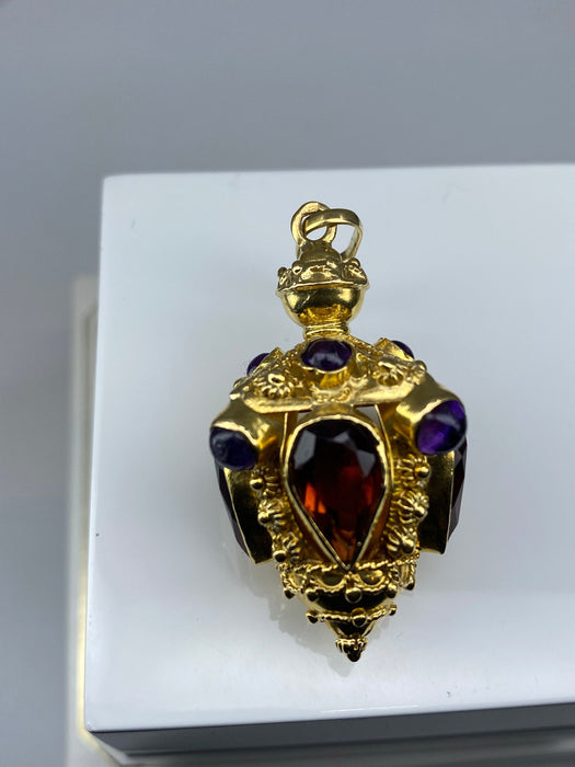 Pendentif Pendentif breloque en or jaune 18 carats, citrines et amethystes 58 Facettes AB329