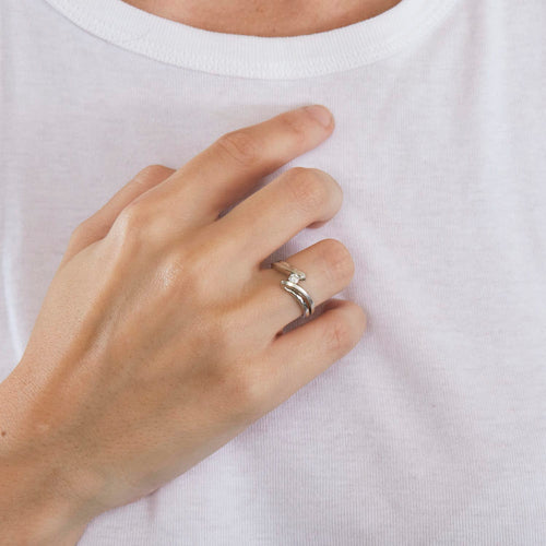 Bague 53 Bague joncs croisés or gris et diamant 58 Facettes GU44