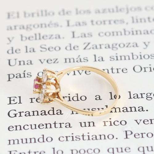 Bague 54 Bague rosace en or jaune avec diamants et rubis 58 Facettes 3892