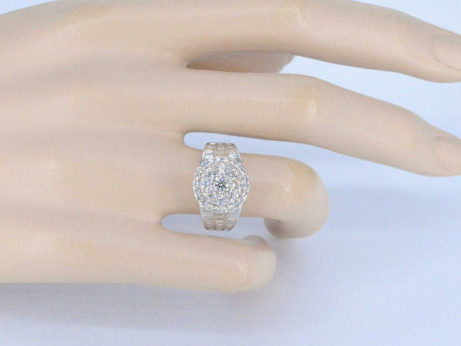 Bague 54 Bague entourage en or blanc avec diamants 58 Facettes 2041