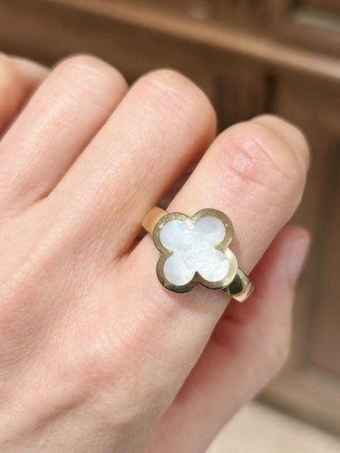 Bague 59 Van Cleef & Arpels - Bague Pure Alhambra en or jaune 18k et nacre blanche 58 Facettes