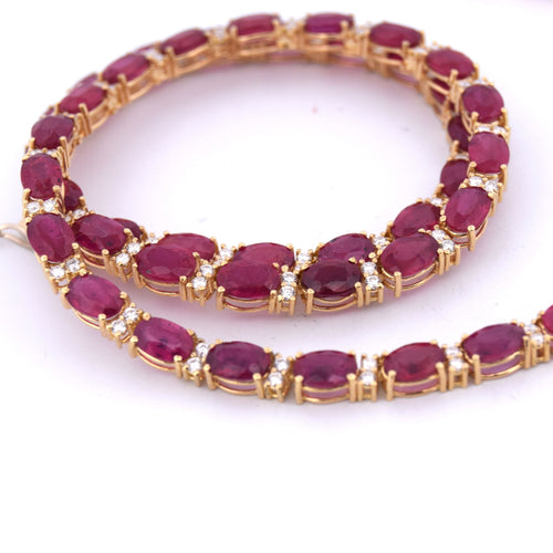 Collier Collier en or jaune 18 carats avec rubis et diamants 58 Facettes