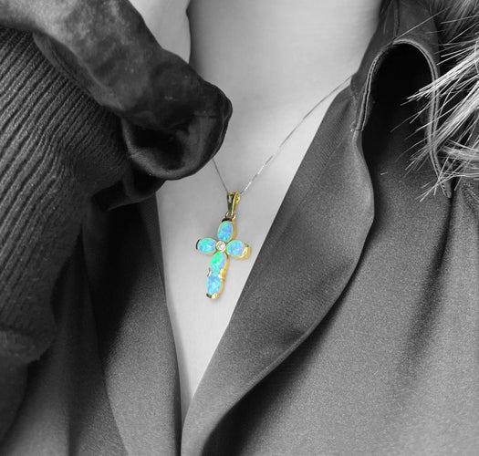 Croce Moderna con Opali Arlecchino 58 Facettes