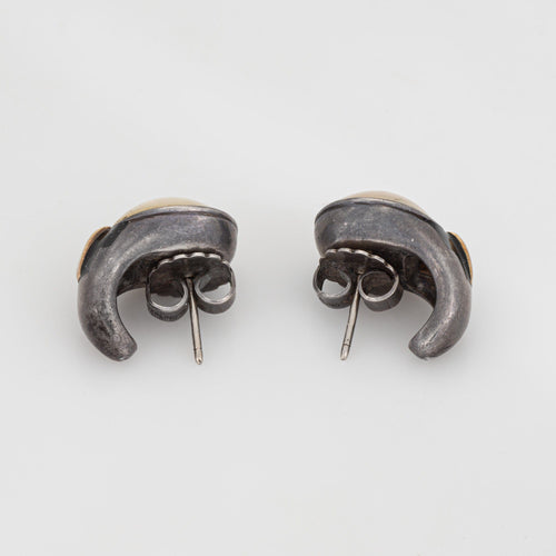 Boucles d'oreilles Boucles d'oreilles Cartier vintage années 70 en argent sterling et or 18 carats, perle Mabe, signées 58 Facettes G14130