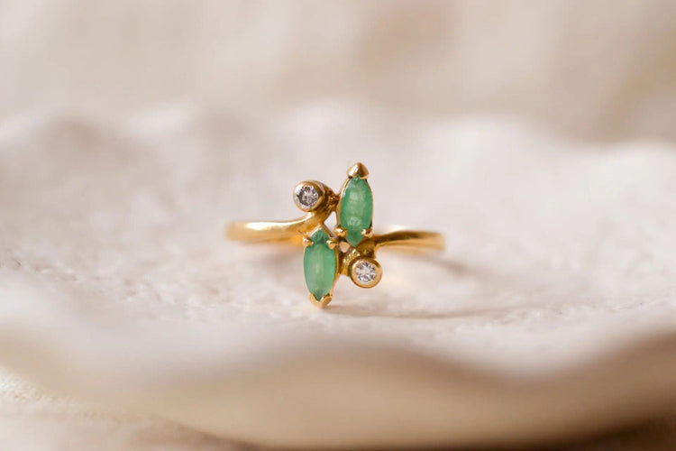 Bague 53 Bague papillon en Or jaune, Émeraudes et Diamants 58 Facettes Ref3460