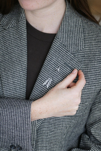 Broche Broche Flèche Art Déco Or Blanc et Platine, Diamants, Onyx 58 Facettes