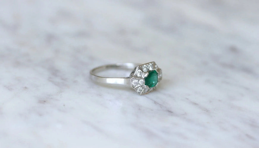 Bague Bague Art Deco Emeraude et Diamants sur Platine 58 Facettes