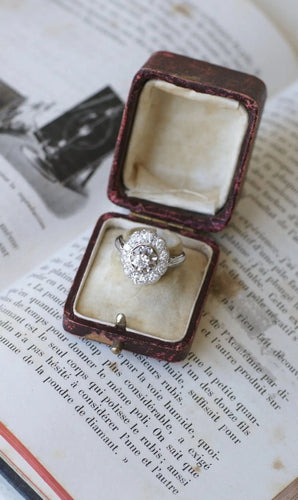 Bague Bague Art Déco Marguerite Ovale Diamants 58 Facettes