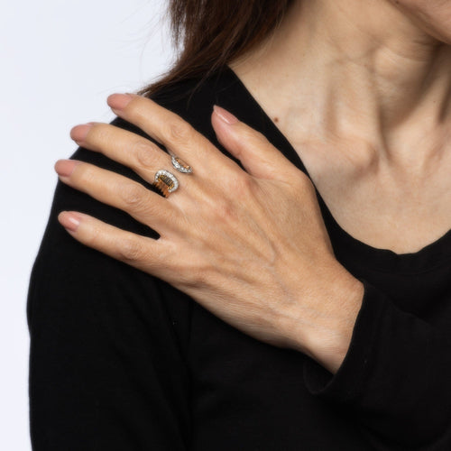 Bague 52 Bague C de Cartier en or 18 carats, diamants, vers 1979 58 Facettes G13674