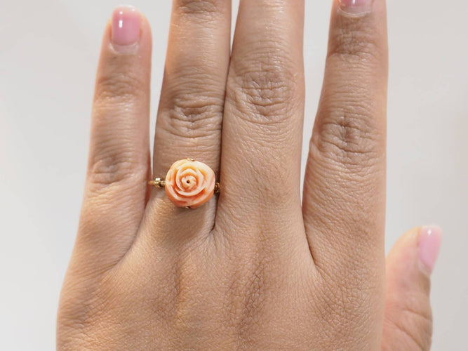 Bague 56 Bague Fleur en or jaune et corail 58 Facettes 33418
