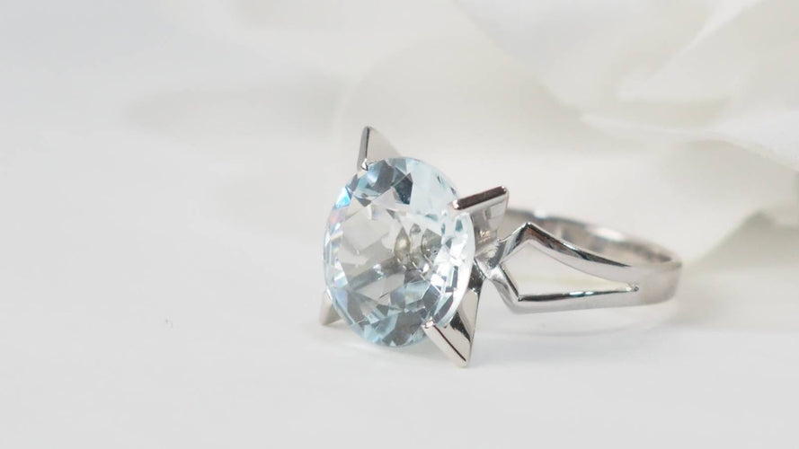 Bague 48 Bague vintage en or blanc et Aigue marine 58 Facettes 32954