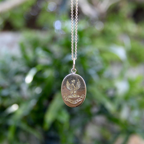 Von Hand gravierter Ave Maria-Adleranhänger aus viktorianischem Gelbgold 