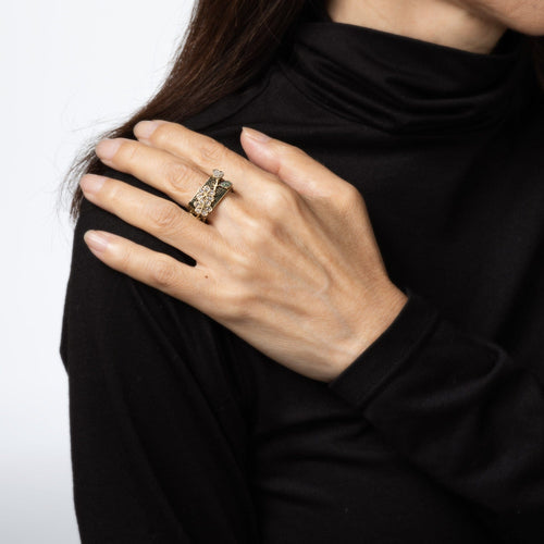 Bague 53 Dickson Yewn - Bague carrée en or jaune, diamants et émail 58 Facettes G14118