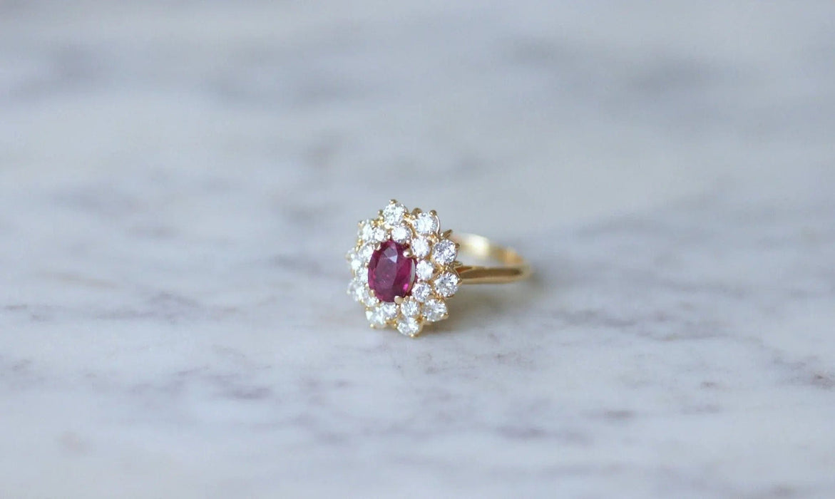 Bague Bague marguerite rubis entourage diamants 58 Facettes