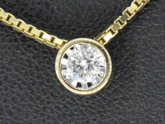 Pendentif Pendentif en or avec un diamant taille brillant 58 Facettes 2092