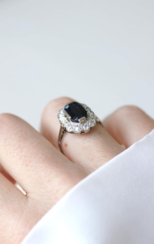 Bague 56 Bague Marguerite Art Déco Or blanc, Saphir & Diamants 58 Facettes