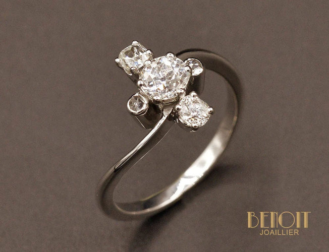 Bague 56 Bague Trio Diamants 58 Facettes A9708