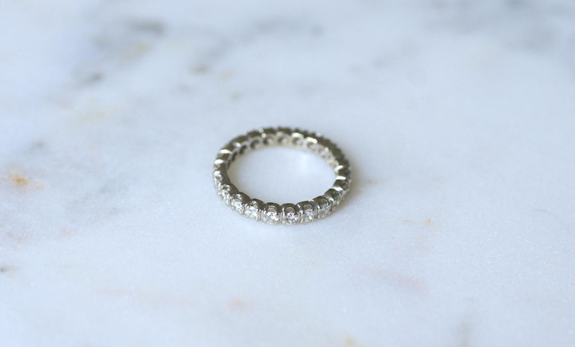 Bague 51.5 Alliance Tour Complet or blanc, diamants 1,00 Ct 58 Facettes