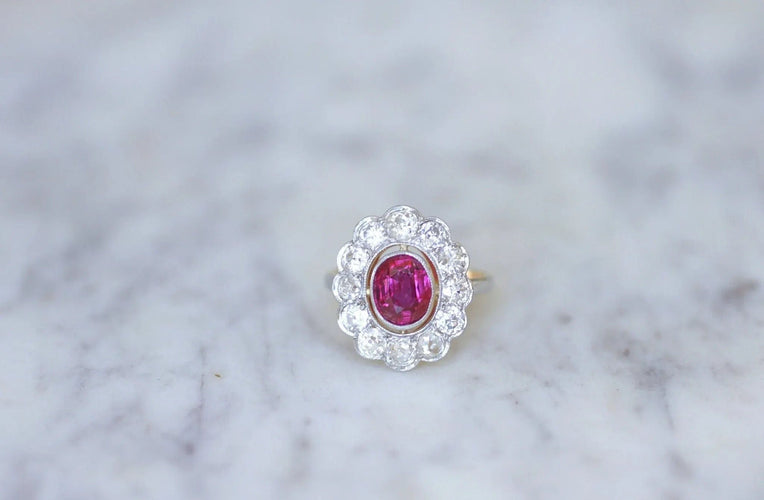 Bague Bague marguerite, rubis Birman non chauffé 1.60 Cts, diamants 58 Facettes