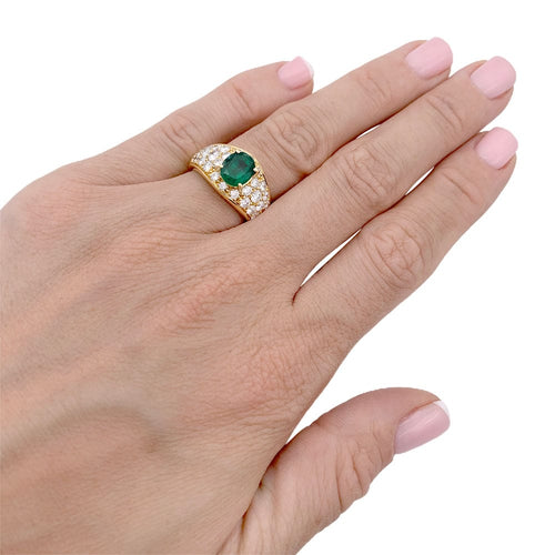 Bague 52 Bague or jaune, émeraude et pavage diamants. 58 Facettes 32742