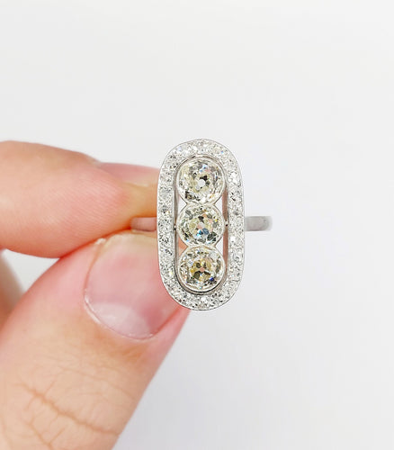 Bague 54.5 Bague marquise art deco Platine 2,25 carats diamant taille ancienne (circa 1910) 58 Facettes A06120