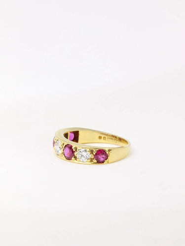 Bague 54 Bague jarretière vintage en or, diamants et rubis 58 Facettes J43