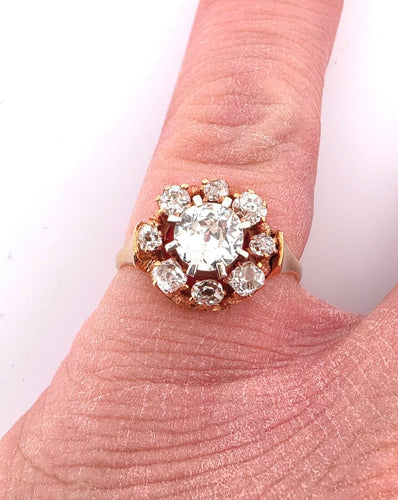 Bague 56 Bague victorienne en or jaune avec diamant central et diamants environnants 58 Facettes