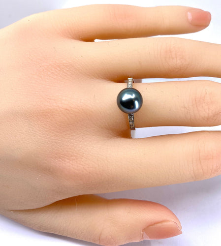 Bague 53 Bague en or blanc, perle de Tahiti et diamants 58 Facettes AB516