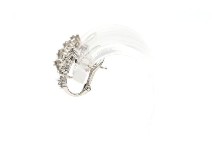 Boucles d'oreilles Boucles d'oreilles en or blanc serties de diamants 58 Facettes 22296