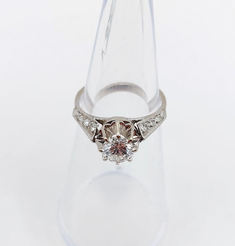 Bague 47 Bague solitaire Art Déco or blanc, platine et diamant 0,55 carat (circa 1930) 58 Facettes A00256