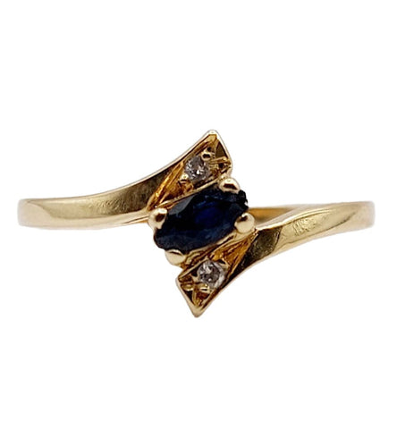 Bague 54 Bague vintage or jaune, saphir navette et diamants 58 Facettes A05234