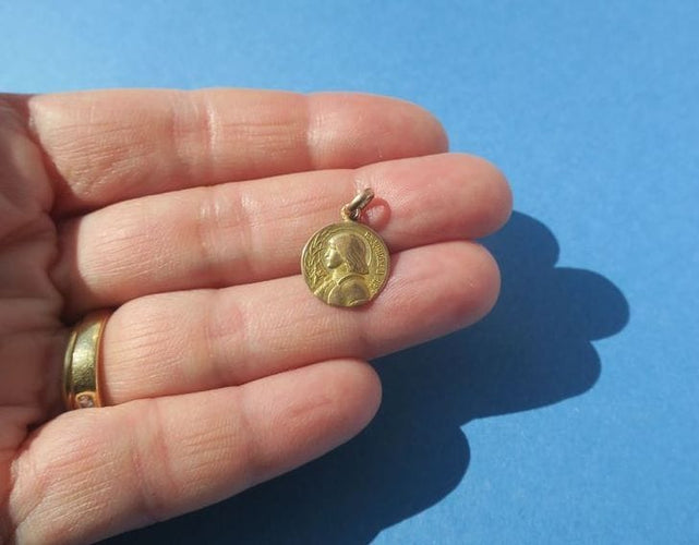 Pendentif Médaille pendentif Jeanne d’Arc biface 58 Facettes