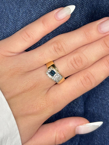 Bague 54 Bague en or jaune, saphir et diamants 58 Facettes 884