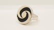 Bague 54 Bague Bulgari Yin Yang en or blanc et onyx 58 Facettes 30092