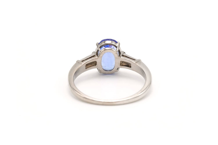 Bague 53 Bague contemporaine en platine sertie d'une tanzanite et de diamants 58 Facettes 22184