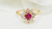 Bague 52.5 Bague marguerite en or jaune, rubis et diamants 58 Facettes 32669