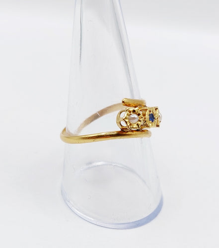 Bague 60 Bague antique en or 18k pierre bleue et perles sertis fleuris 58 Facettes A06503
