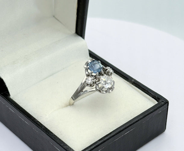 Bague 53 Bague ancienne Vous & Moi en or et platine, diamants et saphir 58 Facettes
