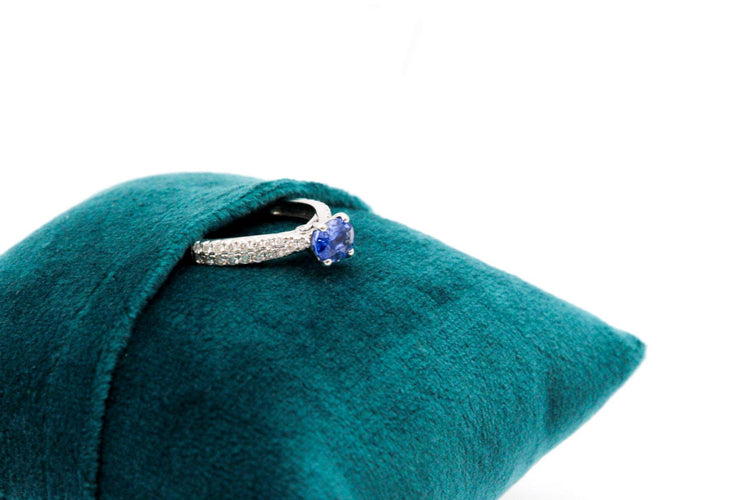 Bague 52 Bague or blanc saphir de Ceylan 58 Facettes 250230