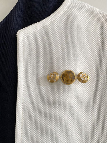 Broche Rare broche en or jaune 18K modèle « Man in the Moon » 58 Facettes