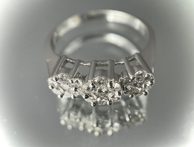 Bague 60 Bague trio de fleurs or blanc diamants 58 Facettes