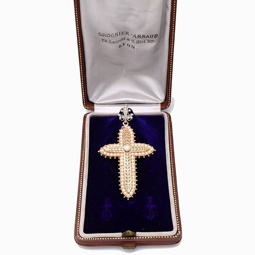 Grand pendentif Croix "Royale" or jaune et perles 58 Facettes 203