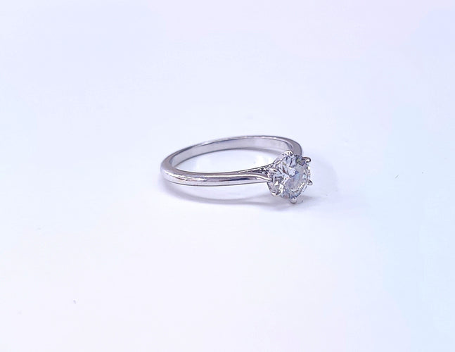 Ring Solitaire in white gold and 0.85 ct diamond 