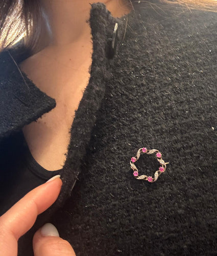 Broche Broche circulaire en or jaune et blanc avec saphirs et diamants 58 Facettes